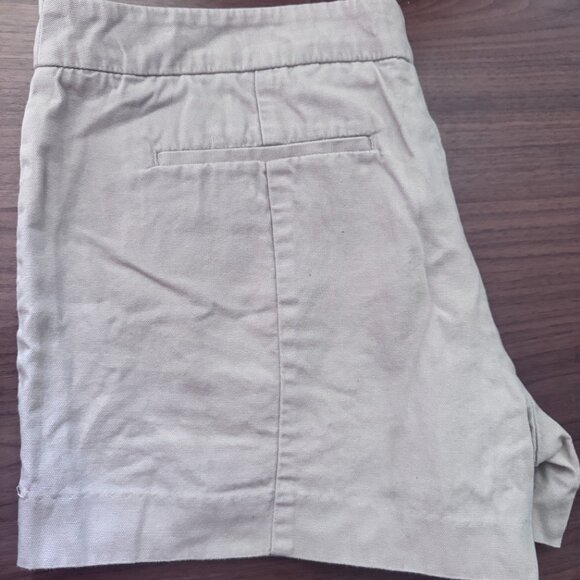 GAP Khaki shorts - Picture 3 of 3